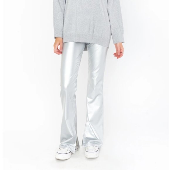 NWT Show Me Your MuMu Nashville Pull on Flares Silver Pants. - Picture 2 of 6